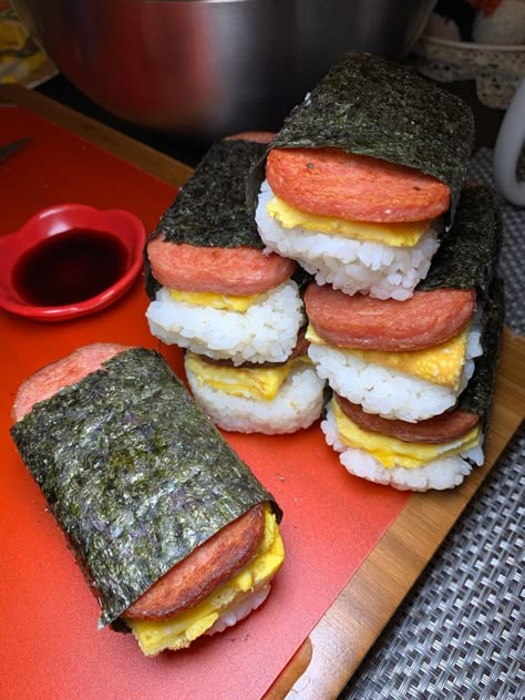 Homemade Spam, Spam Musubi Recipe, Musubi Recipe, Spam Musubi, Delicacy Food, Hawaiian Food, Food Goals, Food Travel, Food Obsession