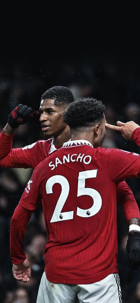 Rashford Aesthetic, Man United Wallpaper, Cr7 Photos, Rashford Sancho, Cold Pictures, Manchester United Old Trafford, Football Motivation, Soccer Wallpapers, Animated Emojis