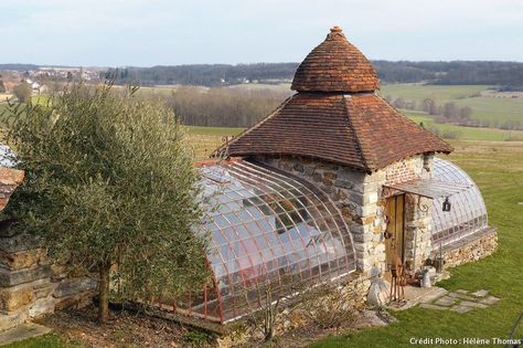 . Underground House, Potting Sheds, Garden Greenhouse, Greenhouse Gardening, Earthship, Building A Shed, City Trip, Shed Plans, Greenhouses