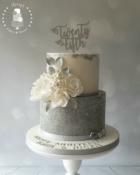 Silver Cakes Anniversary, 25 Wedding Anniversary Cake Design, Cake Ideas For 25th Anniversary, 25 Th Anniversary Cakes, 25th Year Wedding Anniversary, Anniversary Cake 25th Silver, Cake Designs 25 Anniversary, 25 Anniversary Party Decorations, 25 Aniversary Cakes Ideas