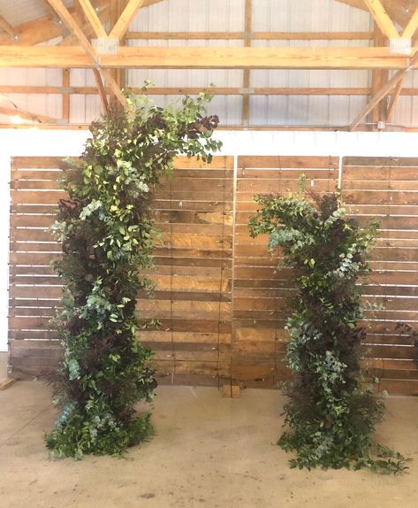 Creating a Foam-Free Floating Wedding Arbor Diy Wedding Arbor, Event Flower Arrangements, Wedding Columns, Floral Mechanics, Event Florals, Floral Arch Wedding, Wedding Arbor, Window Designs, Wedding Background Decoration