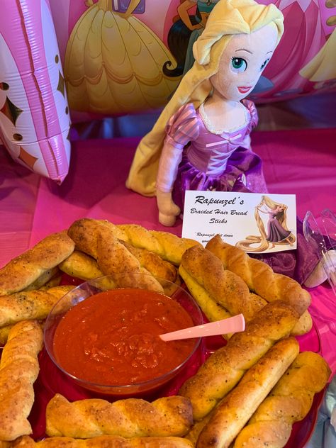 Disney princess party Disney Princess Food Ideas Parties, Rapunzel Snack Ideas, Disney Princess Brunch, Princess Veggie Tray Ideas, Once Upon A Time Birthday Party Food, Princess Theme Food Ideas, Princess Tea Party Birthday Food, Princess Party Snack Ideas, Princess Birthday Food Ideas