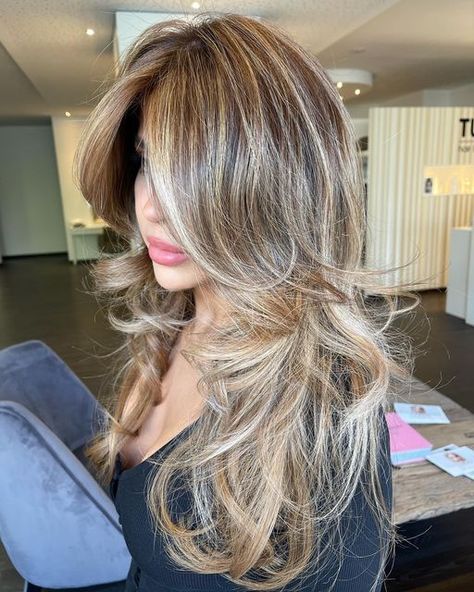 Dark And Light Highlights Blonde Color, Blue Eye Hair Color, Platinum Blonde Highlights On Brown Hair, Hair Color For Hazel Eyes, Boliage Hair, Blonde Highlights Balayage, Highlights Brown Hair Balayage, Short Hair Updos, Balayage Hair Caramel