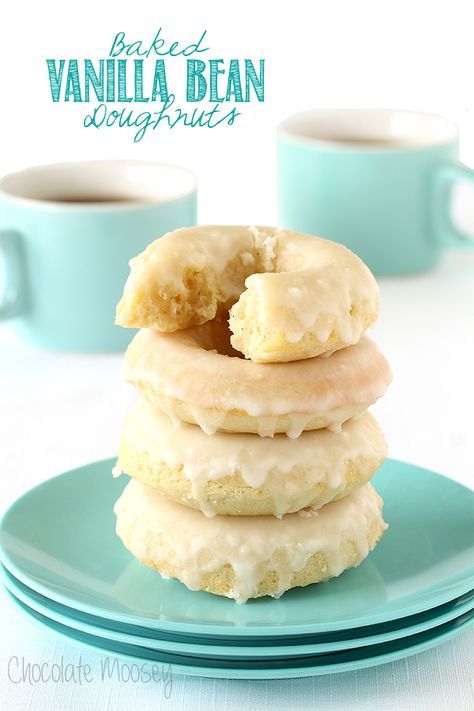 These simple yet unforgettable Baked Vanilla Bean Doughnuts will make vanilla your new favorite flavor. Vanilla Bean Donuts Baked, Bean Bread, Lime Glaze, Doughnuts Recipe, Baked Doughnuts, Sweet Easy, Creme Dessert, Recipe Sweet, Doughnut Recipe