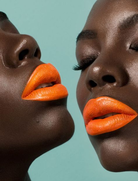 devoutfashion: Eromomen Esoimeme | Orange lips glossy lips summer makeup The Blacker The Berry, Beauty Fotografie, Dark Portrait, Kunst Inspiration, Orange Aesthetic, Foto Poses, Beauty Shoot, Beauty Portrait, Lip Art