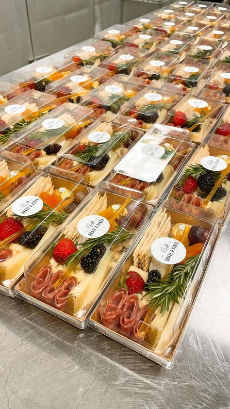 Charcuterie Pop Up Shop Ideas, Charcuterie Board Food Truck, Boba Photography, Charcuterie Gift Box, Charcuterie Box, Charcuterie Ideas, Charcuterie Gifts, Snack Boxes, Catering Ideas Food