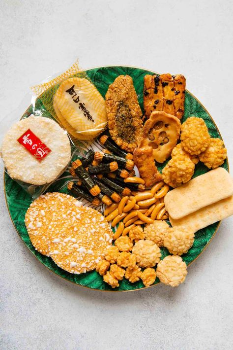 Rice Cracker Recipe, Japanese Rice Crackers, Rice Cracker, Chinese Snacks, Asian Rice, Rice Snacks, Rice Crackers, Spiced Rice, Shrimp And Rice