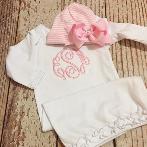 . Homemade Baby Shower Gifts, Newborn Take Home Outfit, Personalized Baby Boy Gifts, Newborn Coming Home Outfit, Personalized Baby Shower Gifts, Girl Coming Home Outfit, Monogram Outfit, Girls Coming Home Outfit