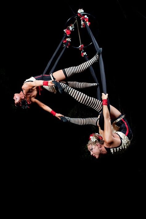 costume inspiration Aerialist Costume, Weightlifting Competition, Silk Dancing, Aerial Costume, Circus Aesthetic, Alice Costume, Aerial Hammock, Rave Costumes, Circus Costume