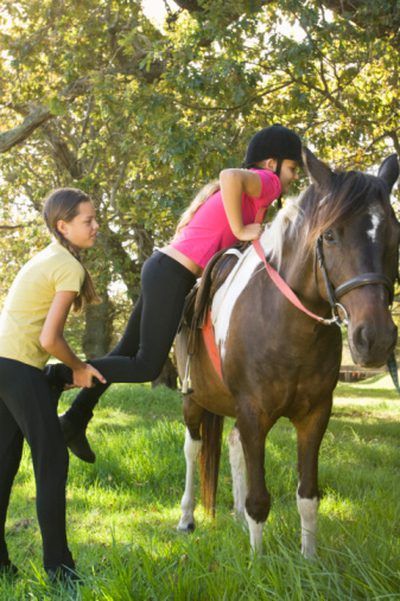 Riding Instructor, Club Games, Horseshoe Ideas, Horse Memes, Games For Families, Horse Lessons, Equine Therapy, Horse Games, Horse Ideas