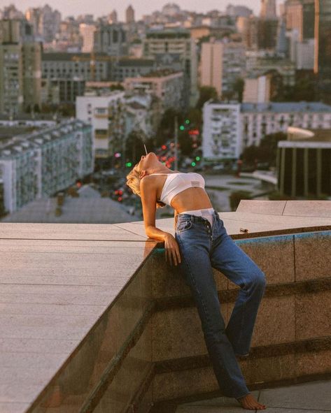 Rooftop Film Photography, High Fashion Rooftop Photoshoot, Creative City Photoshoot, Nyc Rooftop Photoshoot, Rooftop Streetwear Shoot, Small City Photoshoot, City Scape Photoshoot, Fashion Model Poses Outdoor Photography, La Street Photography