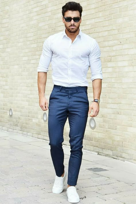 Smart Casual White Shirt, White Shirt Outfit For Men, Casual White Shirt, Best White Sneakers, Jeans Outfit Men, White Shirt Outfits, White Jeans Men, Style Masculin, White Sneakers Men