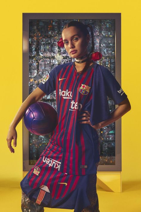 Soccer Editorial, Lioness Photography, Kit Nike, England Lionesses, Sergio Busquets, Sergi Roberto, Barcelona Home, Gerard Pique, Soccer Tees