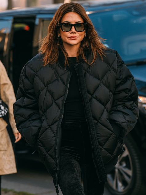 The Best Winter Coats To Wear All Season | PORTER Padded Jacket Outfit, Cool Color Palettes, Leia Sfez, Street Style Minimalist, Grece Ghanem, Black Padded Jacket, Red Overcoat, 2024 Street Style, Christine Centenera