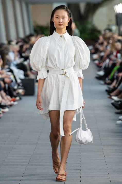 Aje resort 2020 - Vogue Australia Summer Day Dresses, Resort 2020, Effortlessly Chic Outfits, Paris Outfits, Dress Shirt Sleeves, Puffy Sleeves, Australian Fashion, Boho Stil, Fashion Show Collection