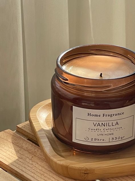 Candles Brown Aesthetic, Candle Inspo Aesthetic, Brown Candle Aesthetic, Vanilla Candle Aesthetic, Autumn Candles Aesthetic, Scented Candles Aesthetic Room, Vanille Candle, Velas Aesthetic, Scented Candles Aesthetic