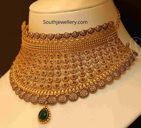 Dubai Gold Jewelry, Unique Gold Jewelry Designs, Bridal Necklace Designs, Gold Jewels Design, Choker Necklace Designs, Perhiasan India, Fancy Jewelry Necklace, Indian Bridal Jewelry Sets, Choker Designs