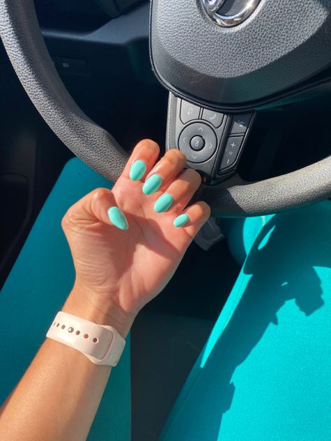 Summer Nails Colors Almond Shape, Square Turquoise Nails, Turquoise Nails Round, Bright Summer Acrylic Nails Solid Color, Teal Nails Simple, Summer Aqua Nails, Teal Nails Almond Shape, Light Teal Nail Ideas, Cute June Nails