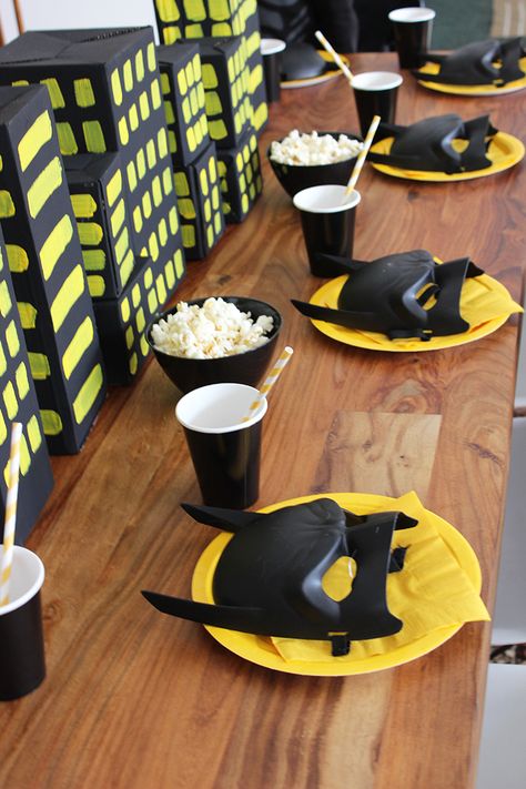 DIY Batman Birthday Party Batman Birthday Food, Batman 5th Birthday Party, Batman 3rd Birthday Party, Batman 4th Birthday Party, Batman First Birthday Party, Bat Man Birthday Party, Batman Themed Birthday Party Decoration, Lego Batman Party Decorations, Batman 1st Birthday Party