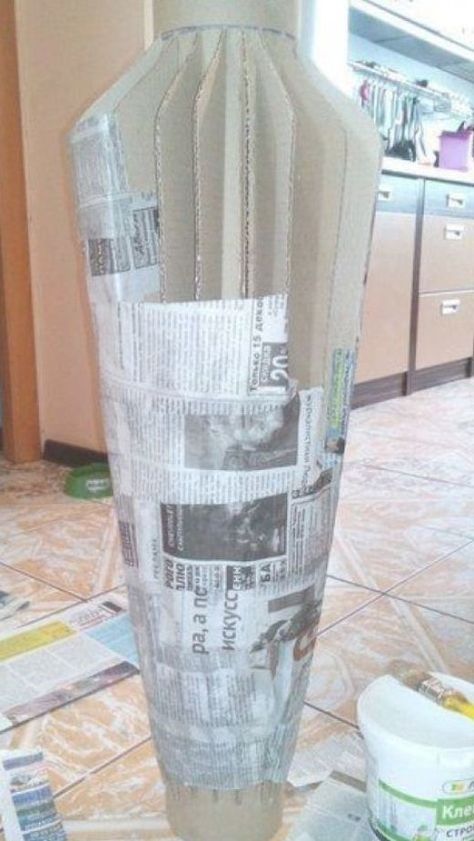 Decorative Bottles : Set of 2 Newspaper Vases from Through the Country Door Diy Karton, Craft Storage Solutions, Decorative Bottles, Door Diy, Paper Vase, Shelves Storage, Country Door, Paper Mache Crafts, Diy Storage Cabinets