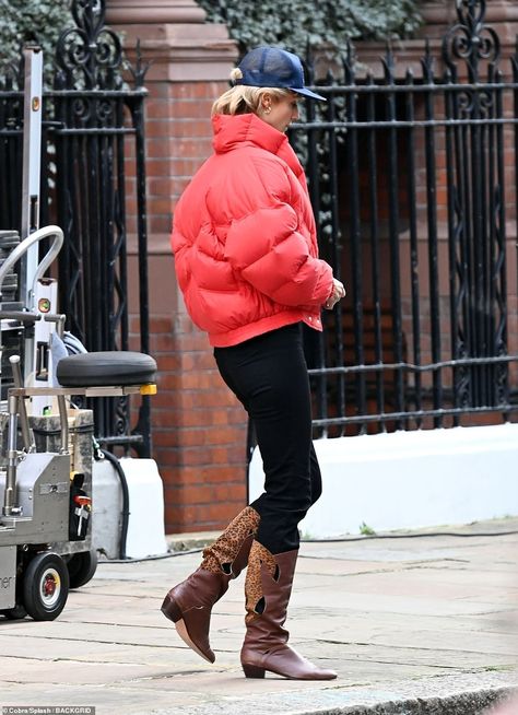 The Crown's Elizabeth Debicki is the double of Princess Diana in red puffer jacket | Daily Mail Online Princess Diana Red Puffer, The Crown Elizabeth Debicki, Elizabeth Debicki Diana, Red Puffer Jacket Outfit, Diana The Crown, The Crown Elizabeth, Diana Outfits, Nyc 2023, Princess Diana And Charles