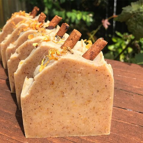 Orange spice is the classic Christmas fragrance with sweet orange and spicy notes of cinnamon and clove. Using only natural ingredients – essential oils for fragrance, and calendula petals an… Cinnamon Soap, Orange Soap, Christmas Fragrance, Christmas Soap, Soap Recipe, Soap Making Supplies, Homemade Soap Recipes, Orange Spice, Soap Packaging