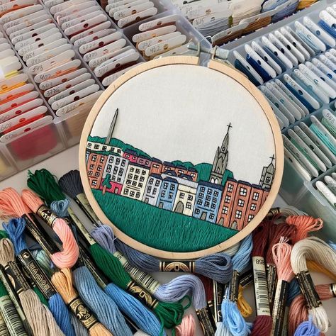 Dublin Ireland. Hand Embroidery pattern PDF. DIY. Embroidery | Etsy Hoop Art Wall Decor, Free Hand Embroidery, Embroidery Guide, Hoop Art Wall, Irish Party, Pattern Sketch, Wooden Embroidery Hoops, Wooden Hoop, Hand Embroidery Pattern