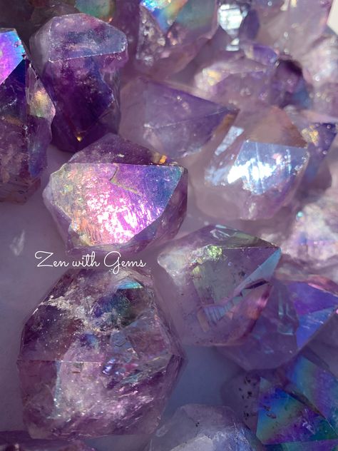 Aura Amethyst, Pagan Altar, Crystal Aesthetic, Gemstone Art, Purple Gems, Amethyst Point, Meditation Crystals, Rocks And Gems, Chakra Crystals