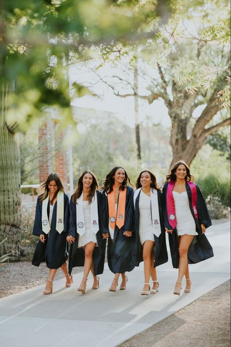 Graduation Pictures Poses Friends, Graduation Pose With Friends, Friends Graduation Photoshoot, Nurse Graduation Pictures Friends, Nursing Graduation Pictures Friends, Graduation Photography Poses Friends, Aesthetic Graduation Pictures With Friends, Graduation Photoshoot Friends, Grad Pictures With Friends