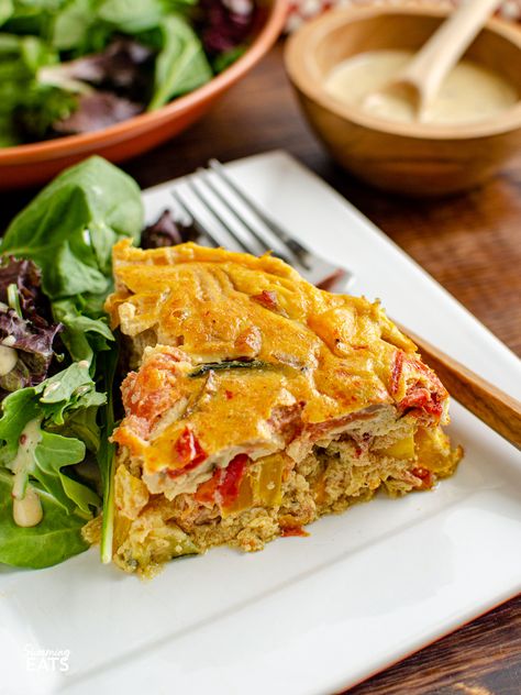 Enjoy a delicious and healthy alternative to the classic quiche. This dairy free crustless bacon vegetable quiche is packed with protein and flavourful vegetables and is perfect for those who need to avoid dairy. Breakfast Ideas Quiche, Eggs Quiche, Healthy Breakfast Quiche, Quiche Recipes Crustless, Vegetable Quiche, Breakfast Quiche Recipes, Speed Foods, Healthy Breakfast Ideas, Flavorful Vegetables