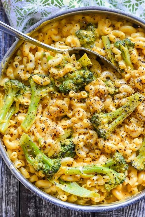 Healthy Dairy Free Mac and Cheese with a twist! The veggie filled 'cheese' sauce is silky & glossy with a lovely hit of black pepper. Stirred through tender macaroni & chopped broccoli it makes the perfect family meal & can be on the table in a little over 30 minutes! #veganmacandcheese #veganmac&cheese #veganmac #dairyfree #vegan #macncheese #pepper #blackpepper #broccoli Dairy Free Mac And Cheese, Cheesy Mac, Light Food, Vegan Pasta Recipes, Vegan Mac And Cheese, Vegan Kitchen, Diet Vegetarian, Easy Cheesy, Vegan Pasta