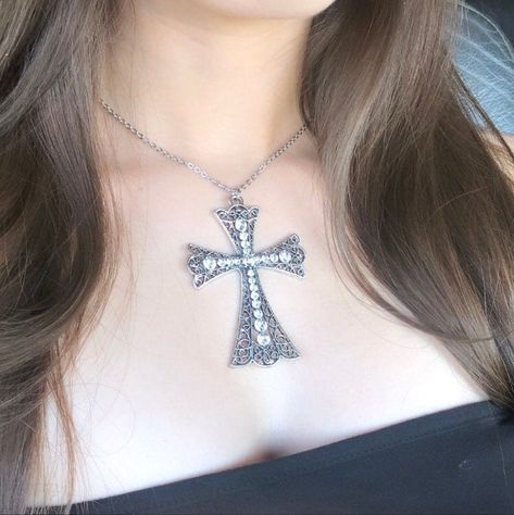 Luxury Cross Pendant Necklace With Large Pendant, Luxury Oxidized Cross Pendant Jewelry, Grunge Jewelry, Name Necklace Silver, Gothic Grunge, Silver Chain Style, Cross Jewelry, Victorian Jewelry, Women Vintage