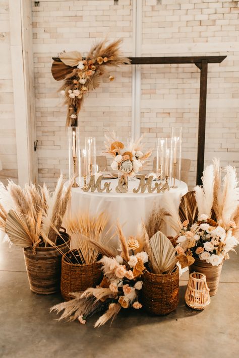 Boho wedding, boho sweetheart table, pampas grass, boho flowers, boho wedding decor Boho Bridal Party Table, Wedding Centerpieces Bride And Groom Table, Cake Table Boho Wedding, Pampas Grass Table Setting, Bride And Groom Table Pampas, Boho Bridal Table Decor, Boho Industrial Wedding Decor, Boho Wedding Tablescape Round, Boho Wedding Cake Table Decor