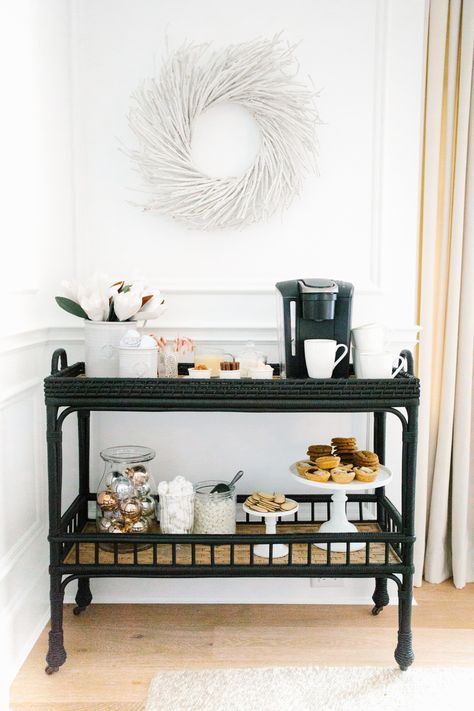 Monika Hibbs | Setting Up a Festive Hot Beverage Station | http://www.monikahibbs.com Black Coffee Corner, Classy Coffee Bar, Coffee Station Cart, Diy Coffee Bar Cart, Decorate Apartment, Coffee Bar Cart, Coin Café, Coffee Bar Design, Gold Bar Cart