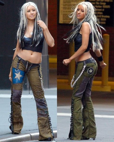 christina aguilera on Instagram: “stripped era candids ✨ . . . . . . #xtina #christinaaguilera #fashion #style #00s #y2k #y2kstyle #y2kaesthetics #00sfashion” 2000s Christina Aguilera, Fall Outfits With Jeans, Christina Aguilera 2000s, Outfits With Jeans, 00s Mode, Estilo Emo, 2000s Outfit, Mode Grunge, 00s Fashion