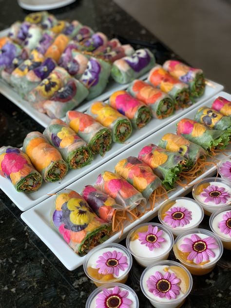 Summer Spring Rolls, Läcker Mat, Deilig Mat, Snacks Für Party, Flower Food, Spring Rolls, Wedding Food, Beautiful Food, Great Ideas