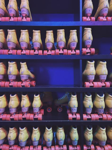 Retro Roller Rink, Roller Skate Decor, Pink Roller Skates Aesthetic, Retro Roller Skates Aesthetic, Roller Disco Aesthetic, Roller Skating Rink Aesthetic, Roller Rink Aesthetic, 80s Roller Disco, Skating Rink Aesthetic