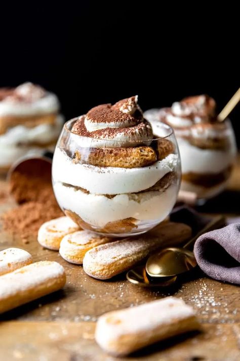 Engagement Setup, Tiramisu Cups, Mascarpone Whipped Cream, Tiramisu Recipes, Easy Tiramisu Recipe, Lady Finger Cookies, Ice Box Cake, Finger Cookies, Fine Dining Desserts