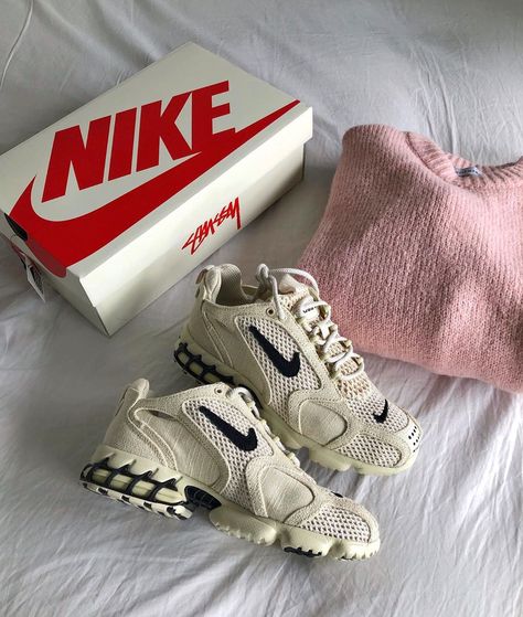 Sneaker Aesthetic, Converse Cdg, Nike Aesthetic, Nike Sneakers Outfit, Sneaker Outfits, Nike Converse, Nike Fashion Shoes, New Nike Shoes, Nike Shoes Outfits