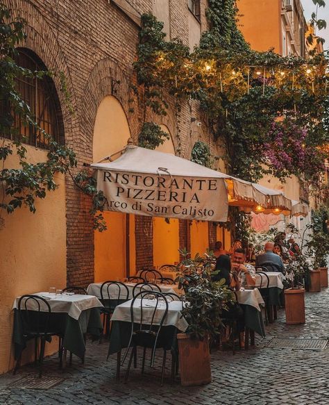 The rustic streets of... - ROME, Italy - The eternal City Italian Cafe Interior, Rome Cafes, Italian Coffee Shop, Italian Restaurant Decor, Bistro Decor, Trastevere Rome, Mediterranean Aesthetic, Italy Coffee, Italian Cafe