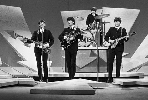 Watched them on Ed Sullivan and thought they were so cool! My parents thought their hair was way too long! Beatles Ed Sullivan, Harry Benson, Beatles One, Ed Sullivan Show, Ed Sullivan, Muhammed Ali, The Ed Sullivan Show, Beatles Photos, John Lennon Beatles