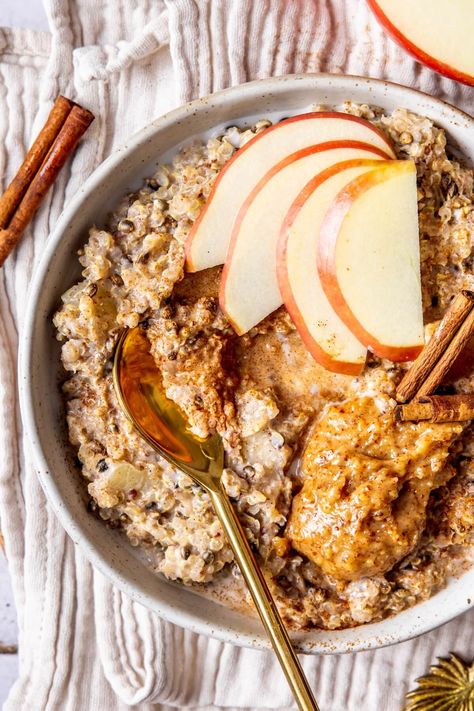 CINNAMON APPLE BREAKFAST QUINOA Cinnamon Quinoa Breakfast, Apple Quinoa Breakfast Bake, Quinoa Apple Breakfast, Baked Apple Breakfast Recipes, Nourishing Breakfast Ideas, Quinoa Porridge Breakfast, Breakfast Porridge Recipes, Apple Cinnamon Quinoa Breakfast, Apple Quinoa Breakfast