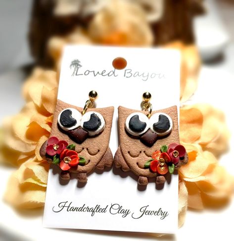 Fall owl dangles. Hypoallergenic, lead, and nickel free. Owl Earrings Diy, Clay Eye, Autumn Owl, Fall Owl, Halloween Owl, Handmade Clay Jewelry, Earrings Fall, Mixed Media Jewelry, Jewelry Cute