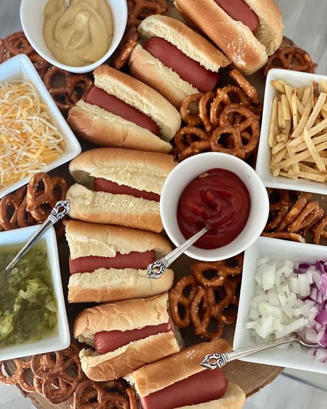 Chili Dog Charcuterie Board, Weenies And Tinis Party Food, Hot Dog Board Ideas, Weenie And Tinis Party, Tinis And Weinies Party, Weiner Dog Party, Tini And Weenie Party, Weenies And Tinis Party Ideas, Hot Dog Charcuterie Board