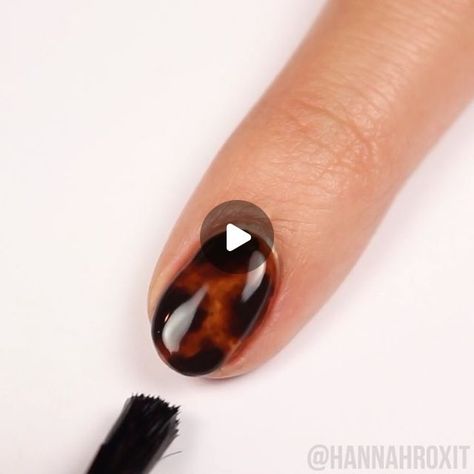 Hannah Lee on Instagram: "Tortoise shell nails without gel! ✨LINK IN BIO✨for the full detailed tutorial!" Green And Tortoise Nails, Nail Art Tortoise Shell, Tortoise Gel Nails, How To Do Tortoise Nails, Diy Tortoise Nails, Tortoise Shell Nail Tutorial, How To Do Turtle Shell Nails, Turtle Shell Nails Tutorial, How To Paint Tortoise Shell Nails