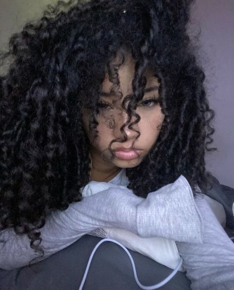 3a Hair, Pretty Dark Skin, Beautiful Curly Hair, Hairdos For Curly Hair, Curly Hair Inspiration, Curly Girl Hairstyles, Baddie Hairstyles, Long Curly Hair, Curly Girl