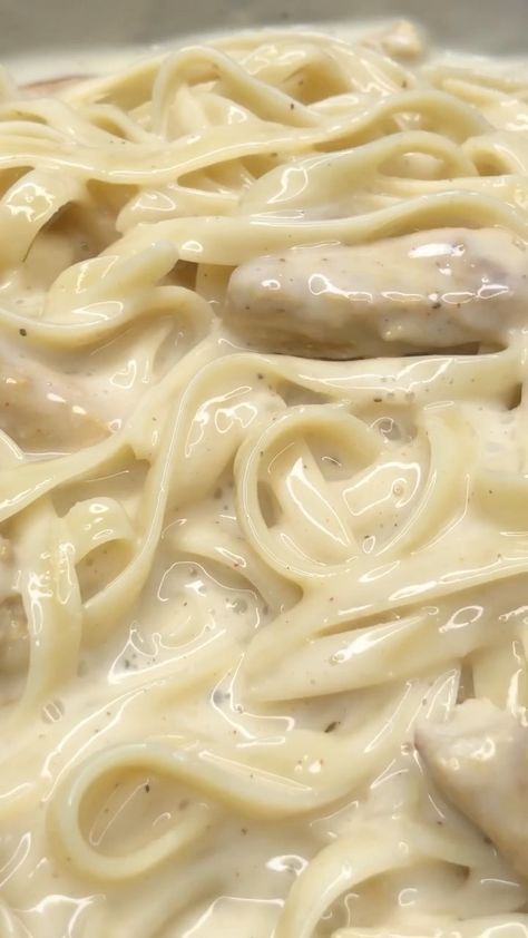 Fettachini Alfredo, Fetuccini Alfredo, Alfredo Fettuccine, Fettucini Alfredo, Fettuccine Alfredo, Creamy White, Alfredo, Amazing Food, Pasta Dishes