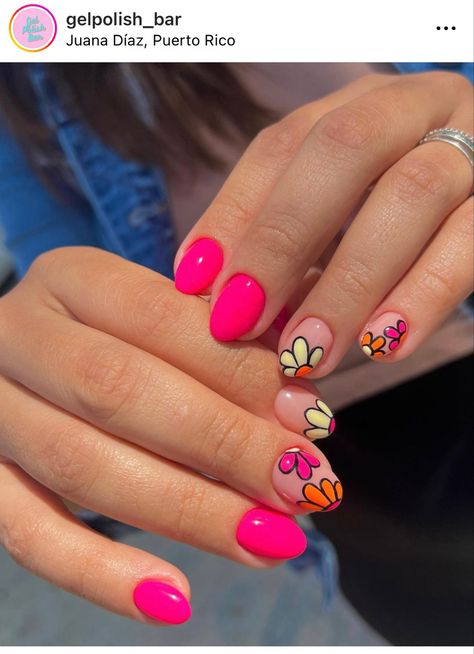 🧡💛🌼💖🌸 Groovy Nails Short, Summer Nail Designs 2024, Nails Ideas Colourful, Colourful Nail Ideas, College Nails Ideas, Nail Ideas Cute Simple, Art Themes Ideas, Nails Ideas Aesthetic, Simple Nails Ideas