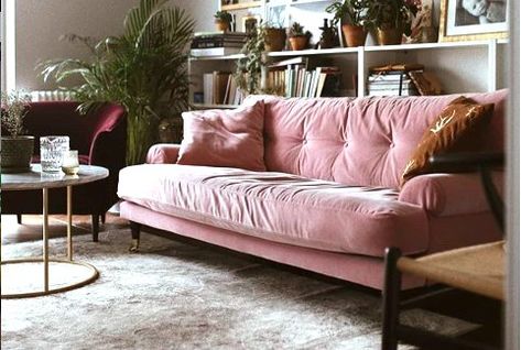 Dusty Pink Velvet Sofa, Dusty Pink Sofa Living Room Ideas, Dusky Pink Sofa Living Rooms, Dusty Pink Couch, Pink Couch Aesthetic, Dusty Pink Sofa, Pink Sofa Living Room Ideas, Pink Sofa Bed, Pink Sofa Living Room