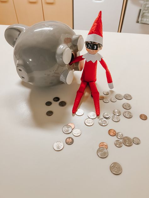 Quick & easy elf on the shelf idea Gaming Elf On The Shelf, Elf On The Shelf Construction Site, Shelf Elf Ideas, Jack Skellington Elf On The Shelf, Night One Elf On The Shelf, Eld On The Shelf Easy, Two Elfs Ideas, Elf On The Shelf With Dog Ideas, Evil Elf On The Shelf Ideas